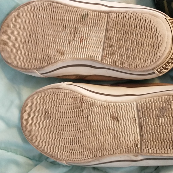 BURBERRY  SLIP ON'S - Picture 6 of 10